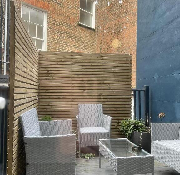 클래식 4인 룸, Astral Lodge