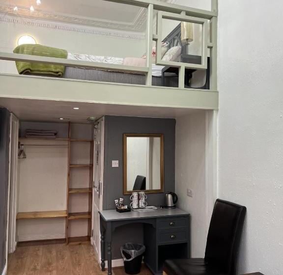 클래식 4인 룸, Astral Lodge