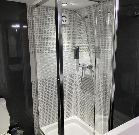 컴포트 트리플 룸, Astral Lodge