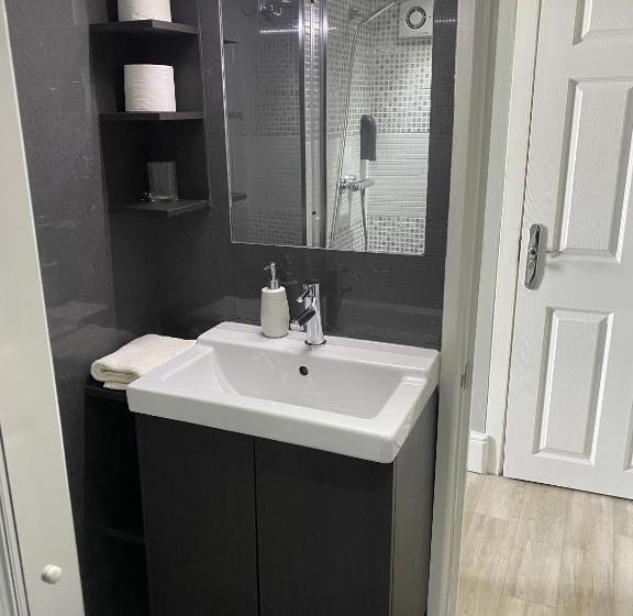 컴포트 트리플 룸, Astral Lodge