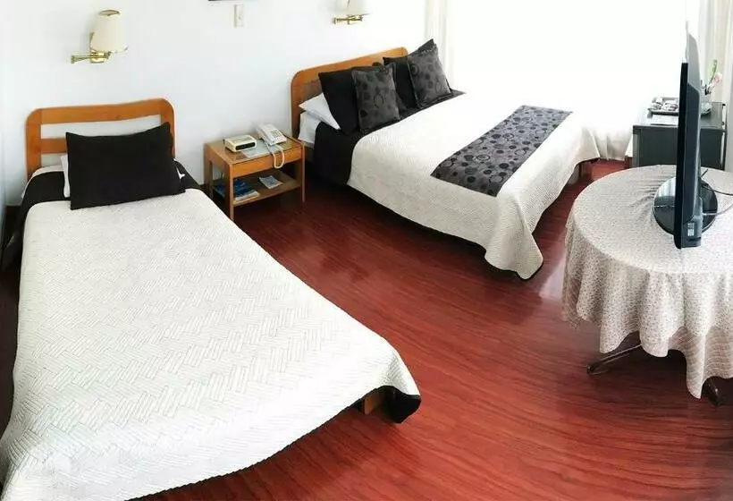 Standard Kolmen Hengen Huone, Galerias