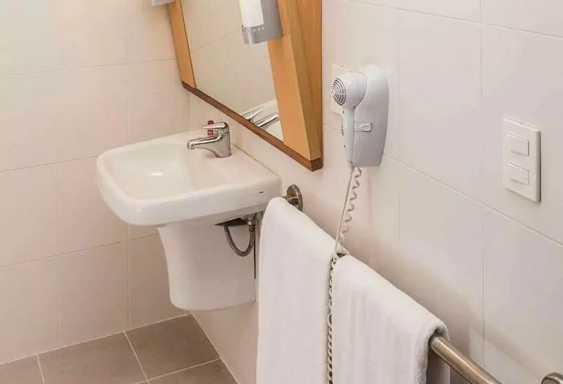 ファミリールーム, Ibis Asuncion