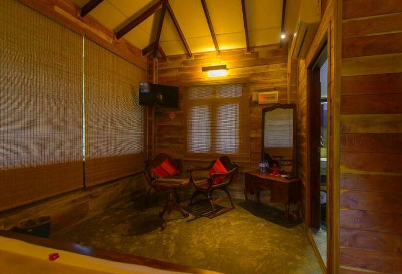 Шале 1 Спальня, Karunakarala Ayurveda Resort