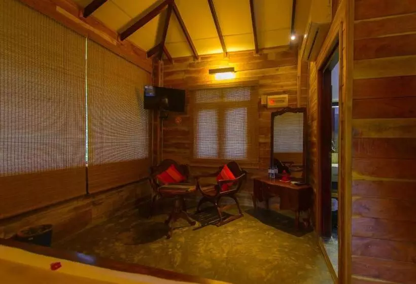 کلبه ییلاقی سوپریور یک خوابه, Karunakarala Ayurveda Resort