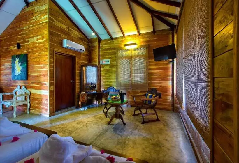 اتاق لوکس, Karunakarala Ayurveda Resort