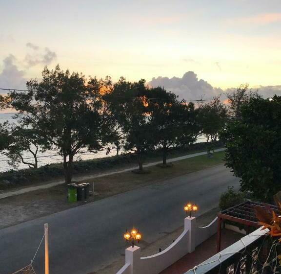 اتاق لوکس با بالکن و چشمانداز دریا, Little Italy