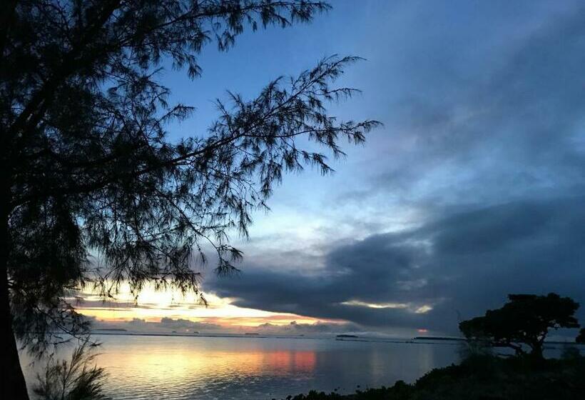 اتاق لوکس با بالکن و چشمانداز دریا, Little Italy