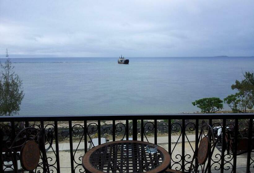 اتاق لوکس با بالکن و چشمانداز دریا, Little Italy