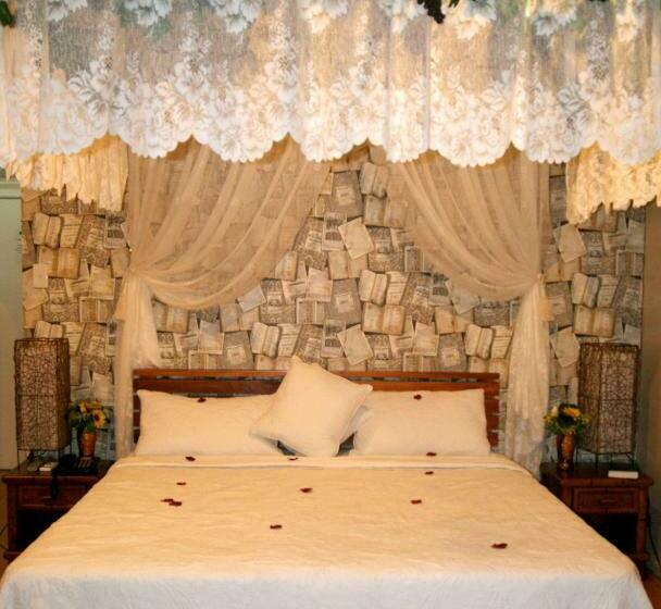 اتاق لوکس با بالکن و چشمانداز دریا, Little Italy