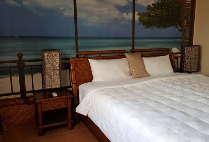 اتاق لوکس با بالکن و چشمانداز دریا, Little Italy