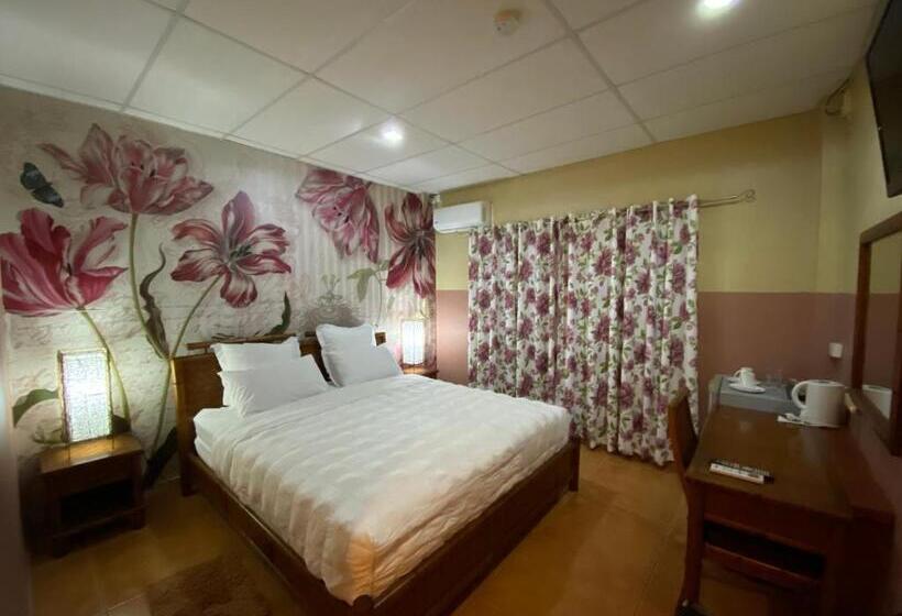 اتاق استاندارد, Little Italy