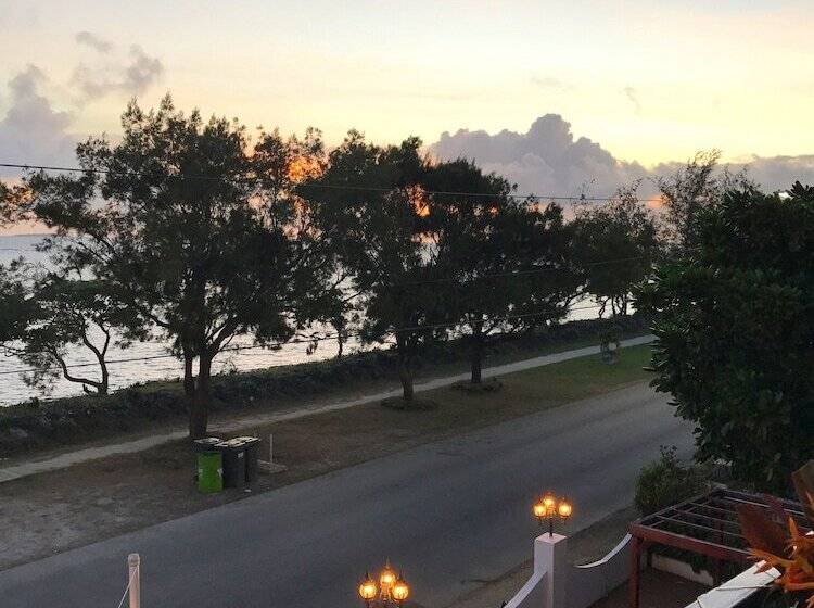 اتاق لوکس با بالکن و چشمانداز دریا, Little Italy