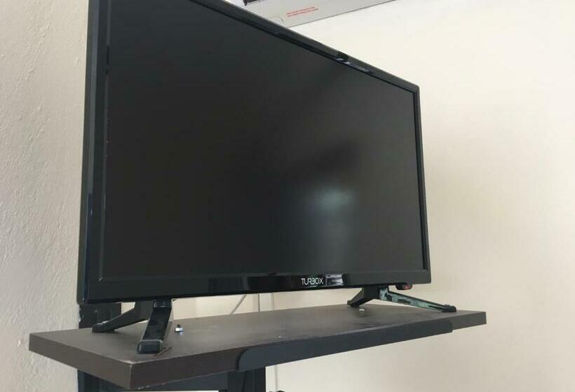 اتاق استاندارد, Lofos Strani