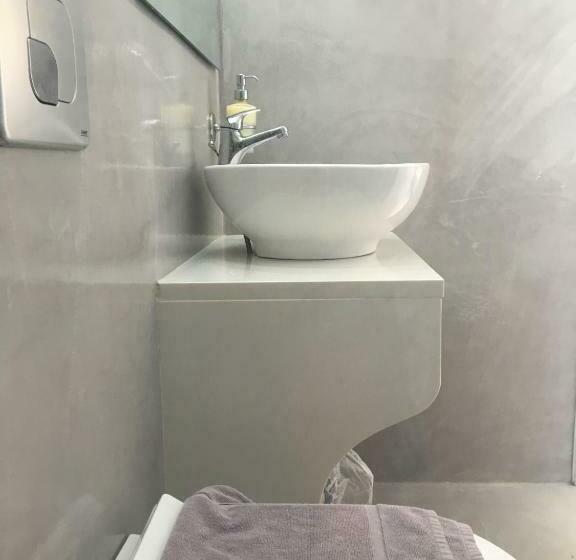 استودیوی استاندارد, Lofos Strani