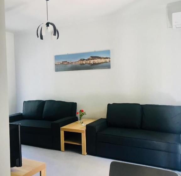 آپارتمان 1 خوابه, Lofos Strani