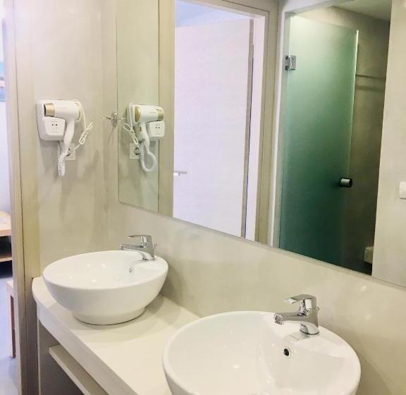 آپارتمان 1 خوابه, Lofos Strani