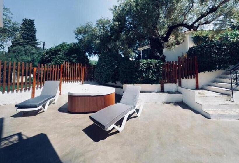 آپارتمان 1 خوابه, Lofos Strani