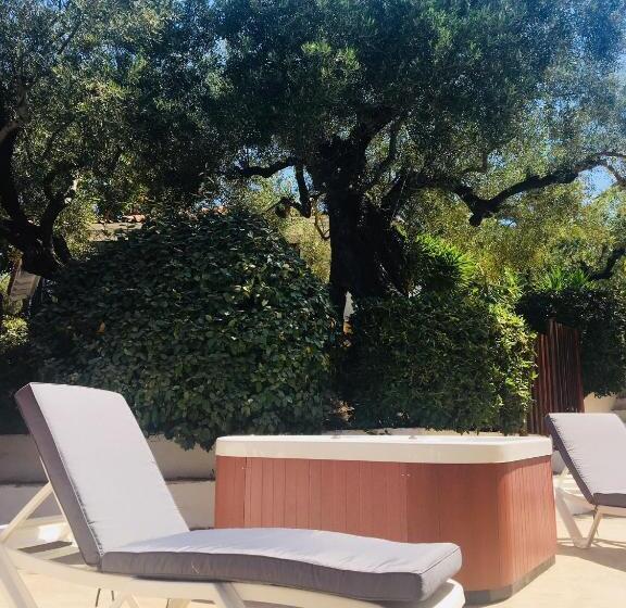 آپارتمان 1 خوابه, Lofos Strani