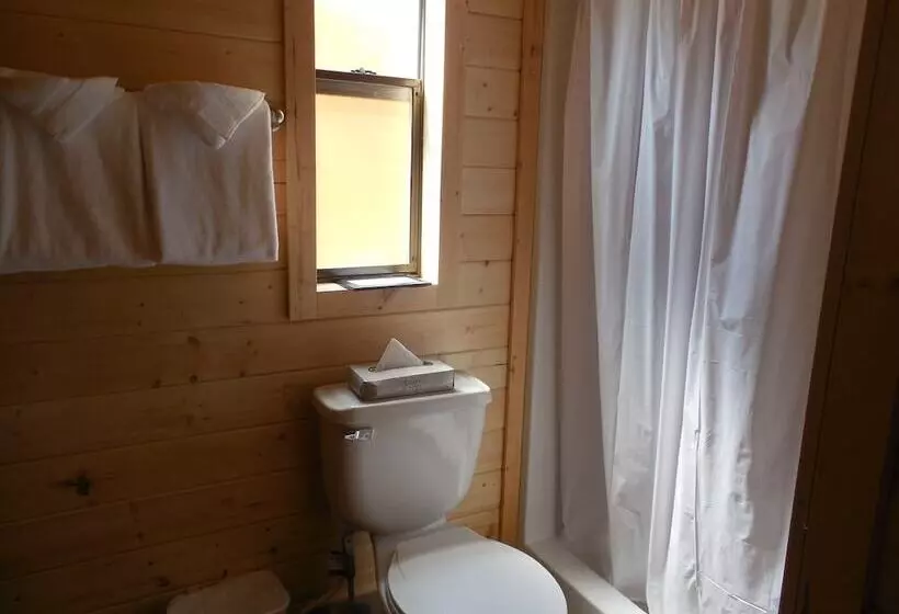 デラックススタジオ, Snake River Cabin Village