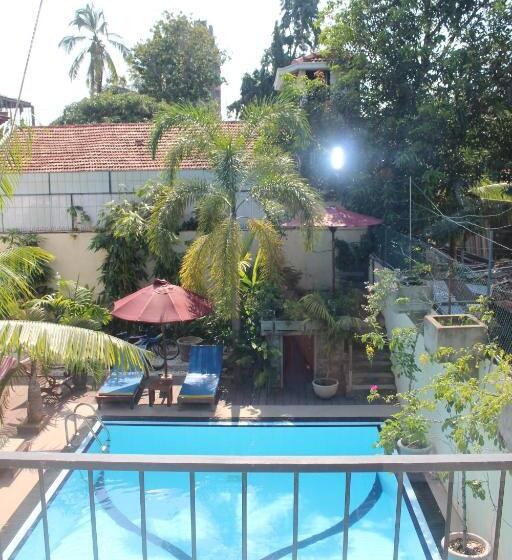 غرفة سوبيريور مطلة على حمام السباحة, Villa Kapuru