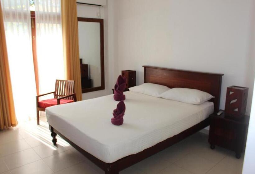 غرفة ديلوكس مطلة على حمام السباحة, Villa Kapuru