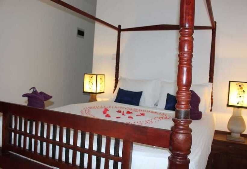 غرفة سوبيريور مطلة على حمام السباحة, Villa Kapuru