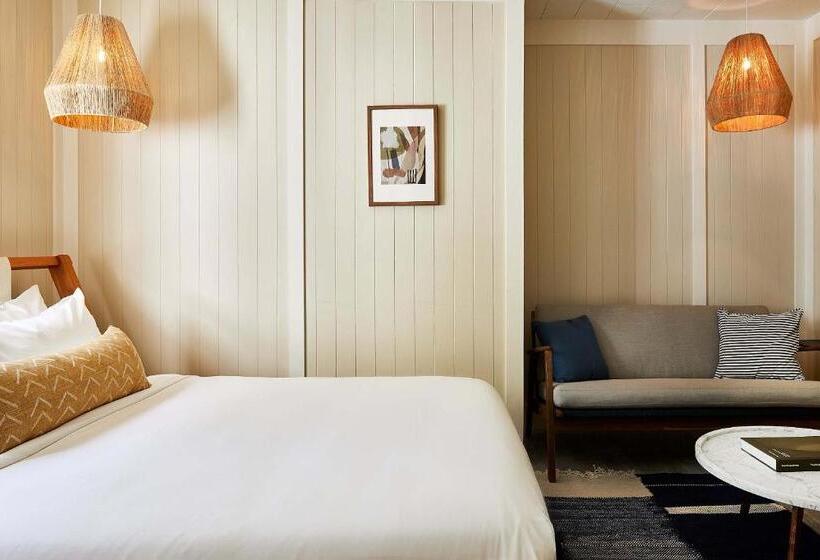 جناح عائلي, Life House, South Of Fifth