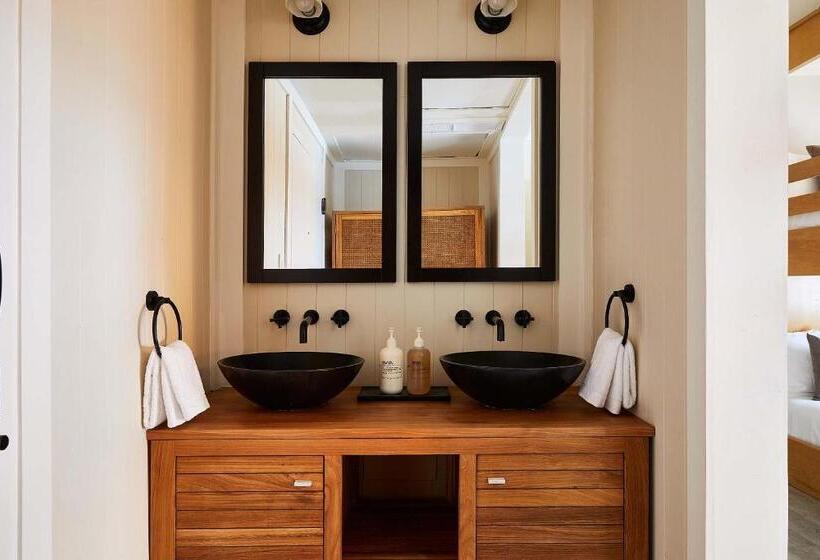 جناح عائلي, Life House, South Of Fifth