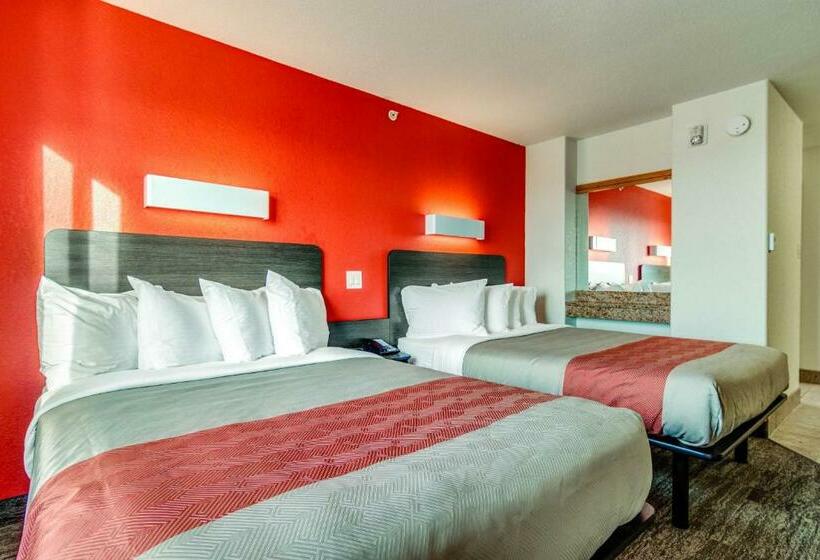 スタンダード４人部屋, Motel 6 Saskatoon, Sk