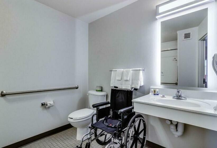 身障者適用スタンダードルーム, Motel 6 Saskatoon, Sk