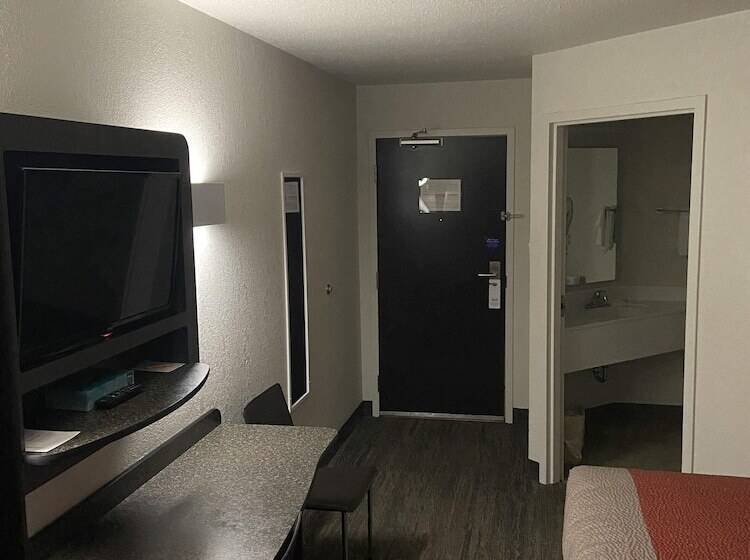 デラックスルーム, Motel 6 Saskatoon, Sk