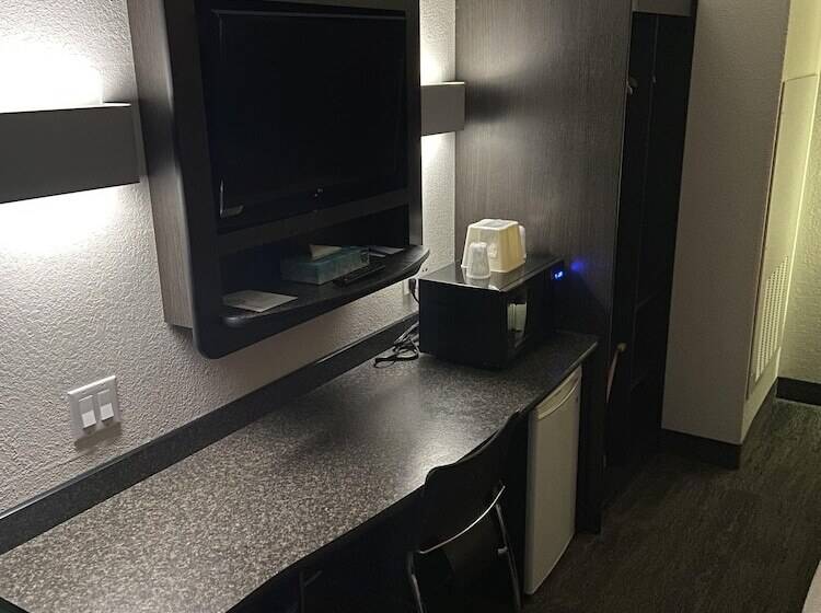豪华房间, Motel 6 Saskatoon, Sk