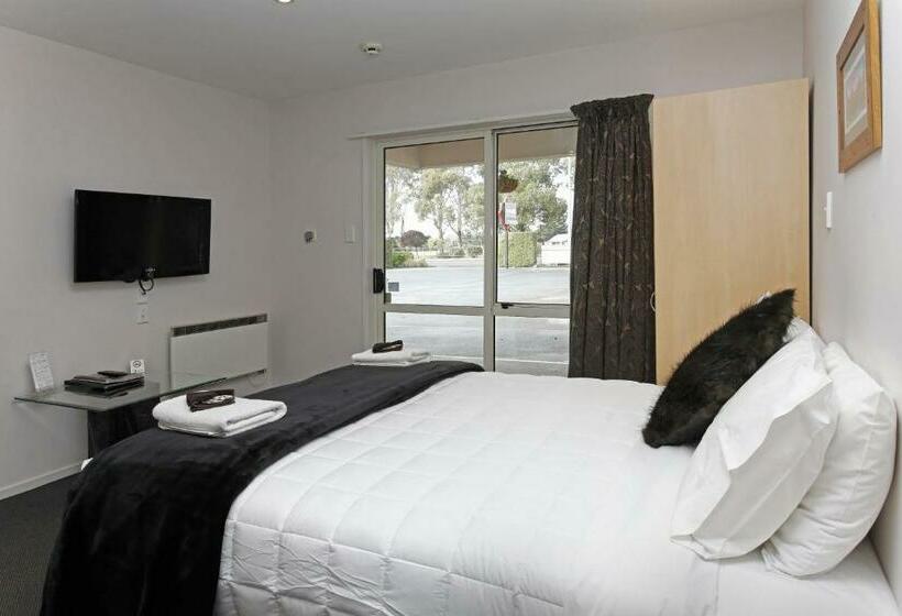 إستوديو قياسى, Amalfi Motor Lodge