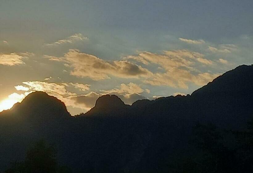 디럭스 룸, Vang Vieng Queens Mountain View