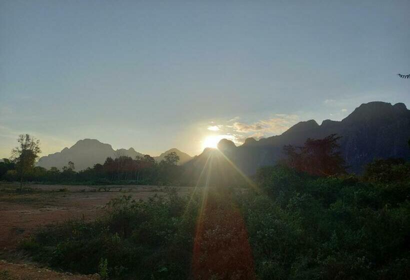 Номер Deluxe, Vang Vieng Queens Mountain View