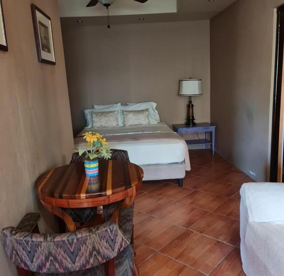Четырехместный Номер Стандарт, Gm Suites Bed & Breakfast