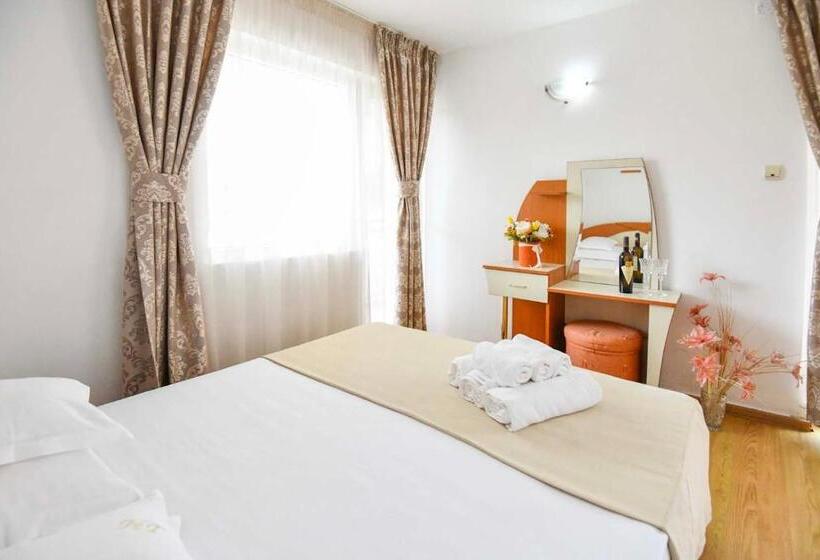 اتاق استاندارد سه تخته با بالکن, Complex Tismana All Inclusive