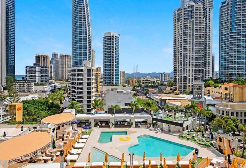 Четырехместный Номер Deluxe, Deluxe Twin Studio In Surfers Paradise   Coasthm