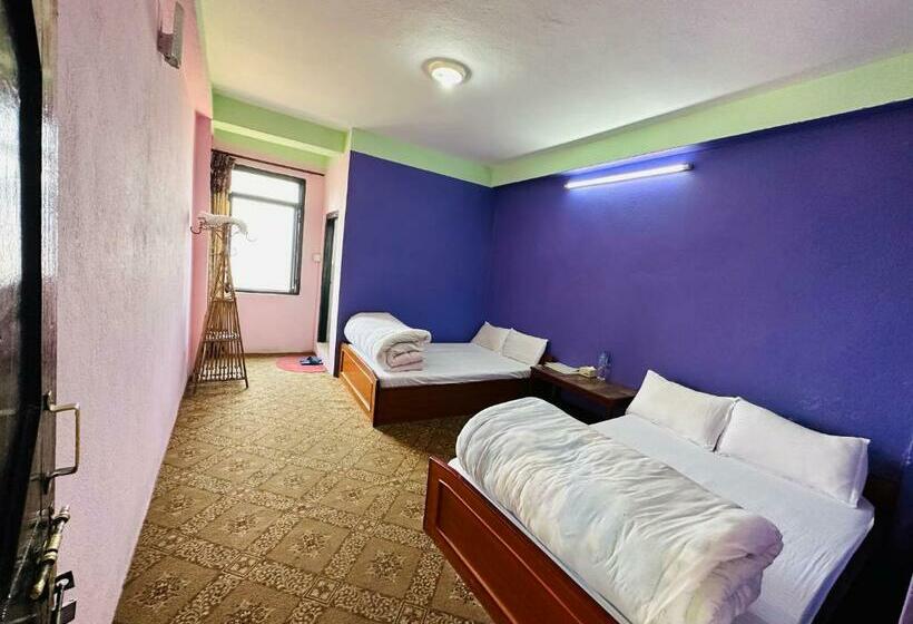 اتاق اکونومی, Mountains Mirror