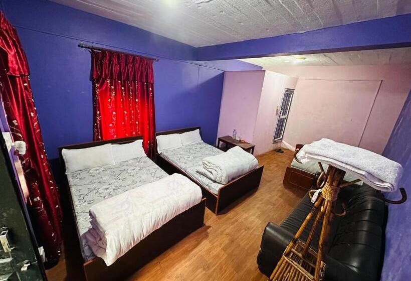 اتاق اکونومی, Mountains Mirror