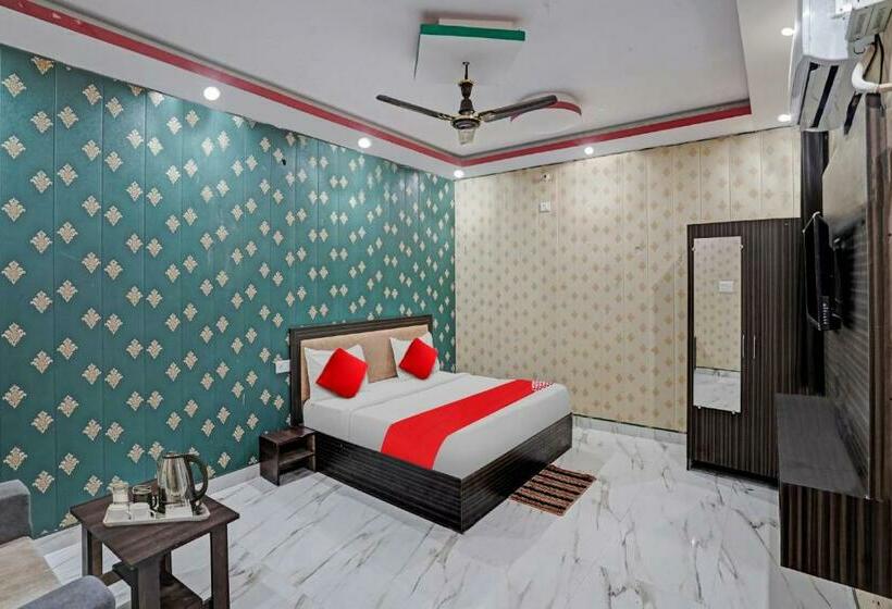 트리플 클래식 룸, Oyo Flagship 80914 S L Galxy