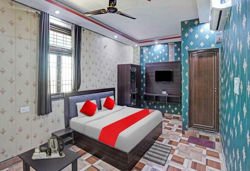 트리플 클래식 룸, Oyo Flagship 80914 S L Galxy