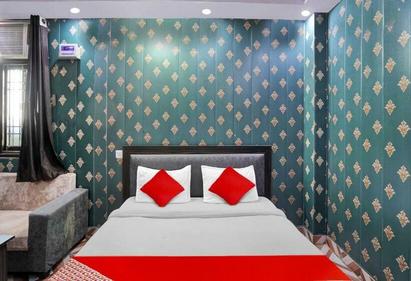 트리플 클래식 룸, Oyo Flagship 80914 S L Galxy