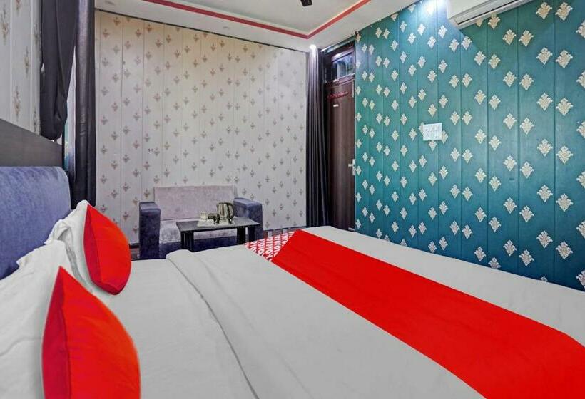 트리플 클래식 룸, Oyo Flagship 80914 S L Galxy