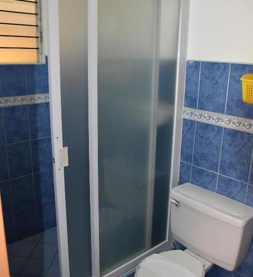 Familienzimmer, Roy S Rendezvous Boracay