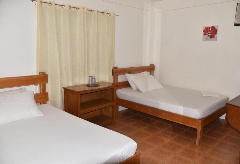 Familienzimmer, Roy S Rendezvous Boracay