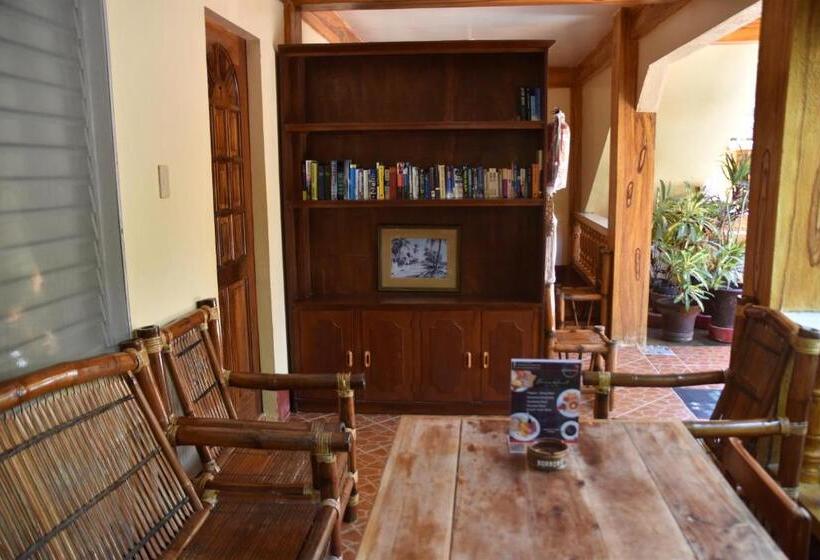 Familienzimmer, Roy S Rendezvous Boracay