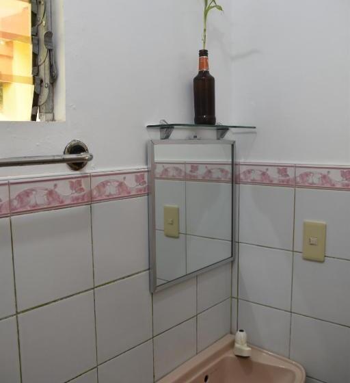 Standardzimmer mit Balkon, Roy S Rendezvous Boracay