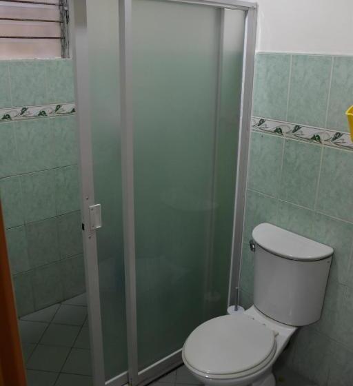 3 Bett Standardzimmer Balkon, Roy S Rendezvous Boracay