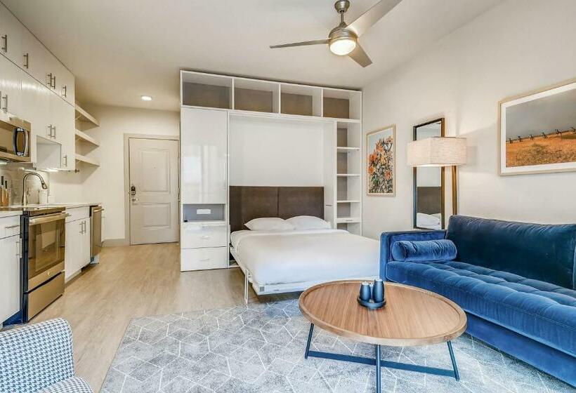 스탠다드 스튜디오, Sentral East Austin At 1630 E Sixth